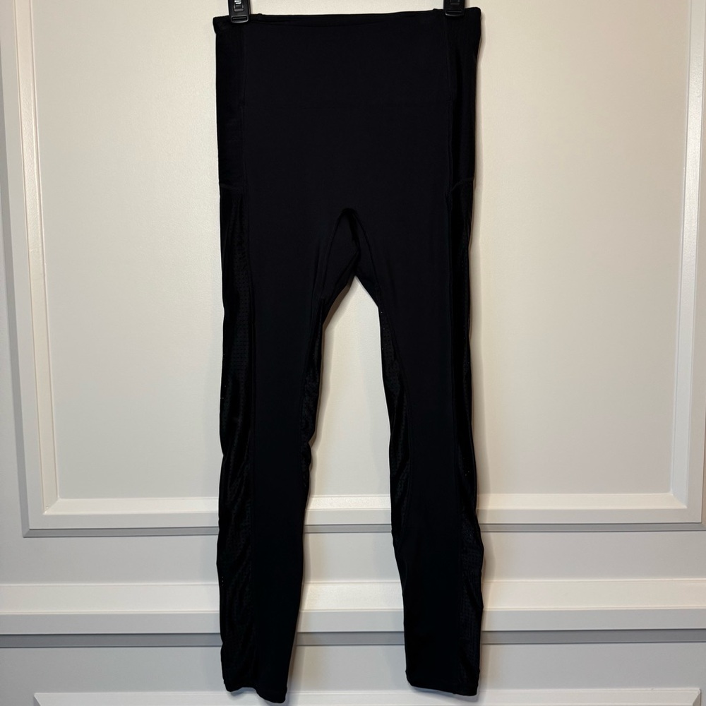 Fabletics Motion 365 Leggings Black w/ Mesh Sz Small High Waist Gym Yoga Workout
